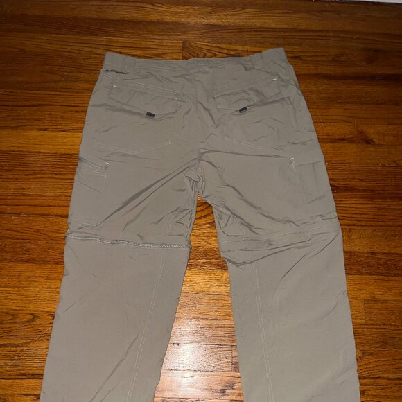 Columbia Cargo Pants Adjustable Size 38 | Used Conditon - Picture 3 of 7